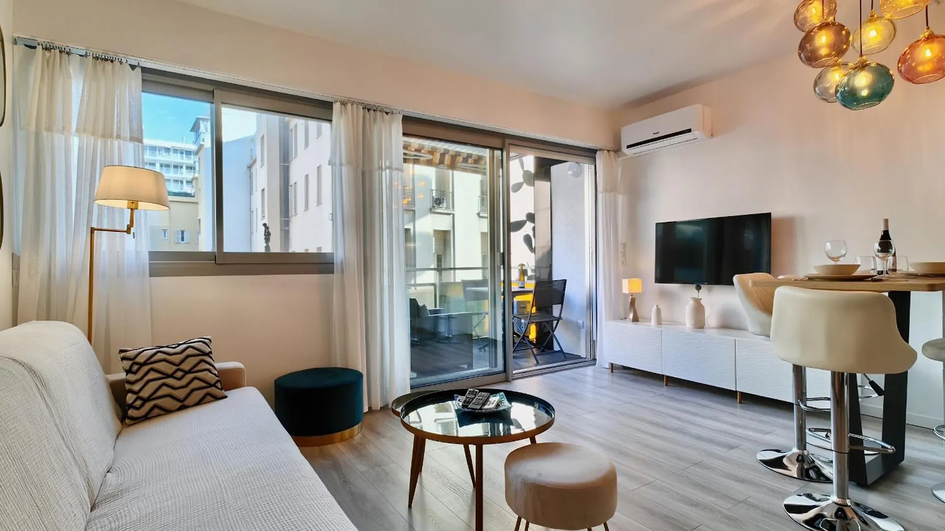 Royal Lux Seaview By Booking Guys Nice 0*,