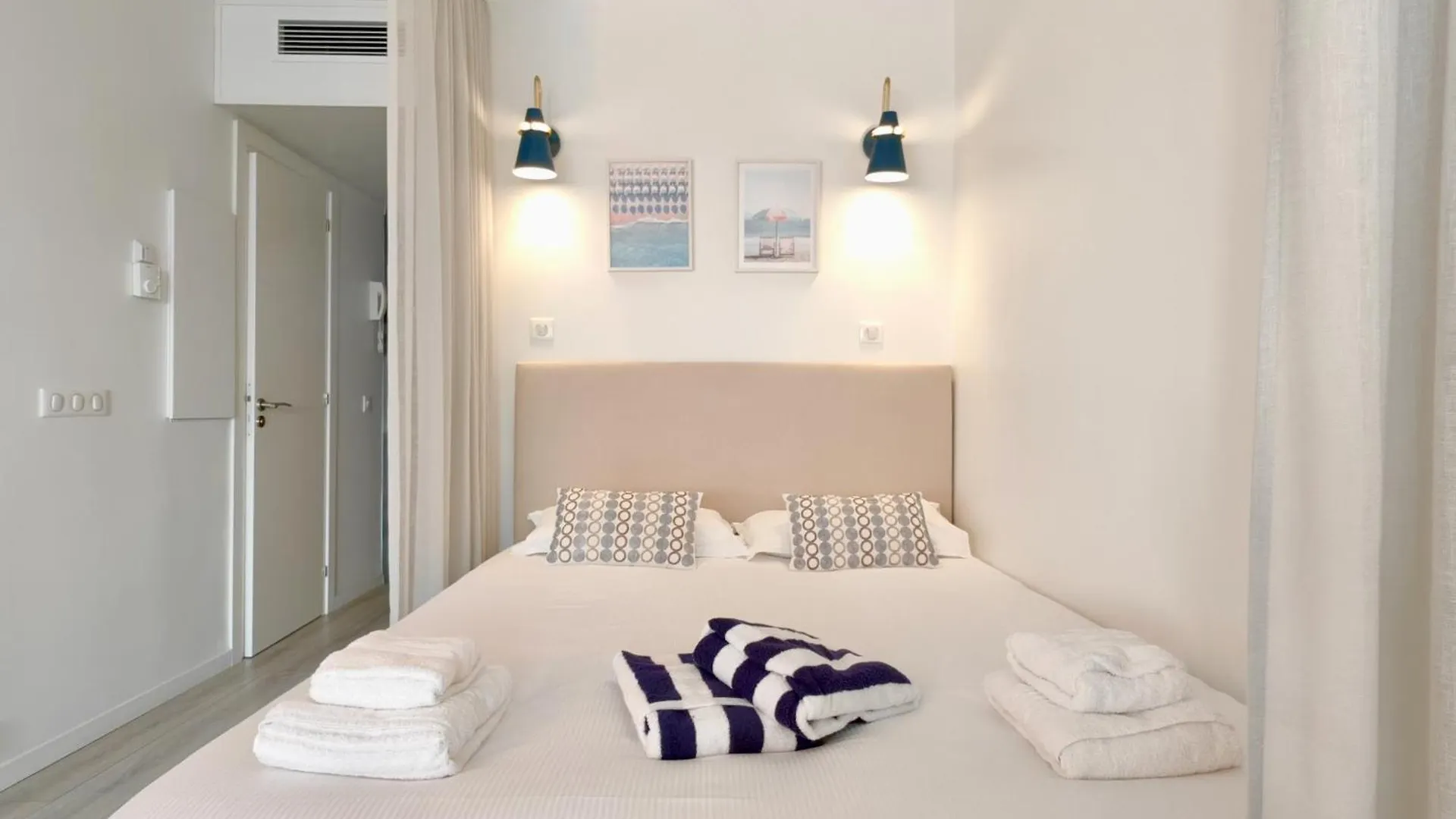Royal Lux Seaview By Booking Guys Nice Apartment